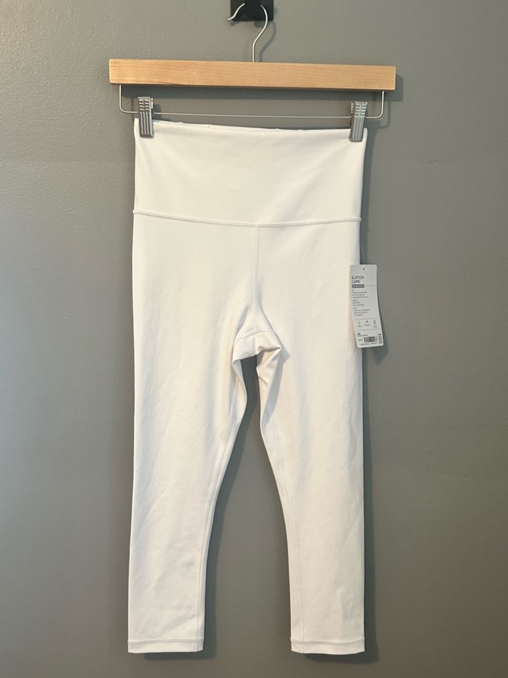 Athleta Women’s White Elation Capri High-Rise Leggings - XS NWT